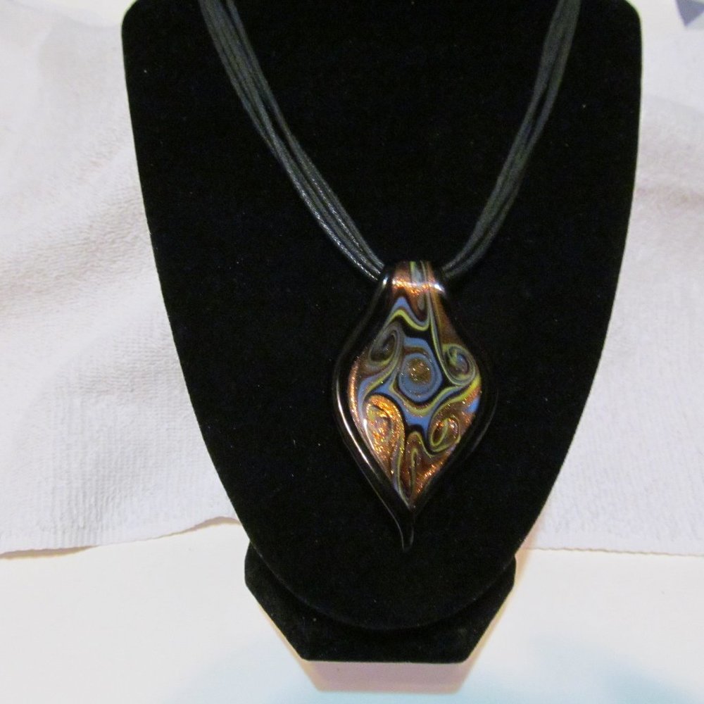 Aventurine gold and black pendant necklace